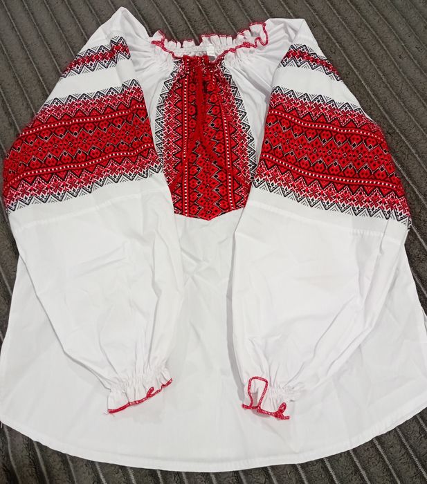Вишиванка для дівчаток