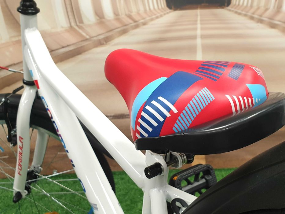 Rowerek dziecięcy Formula koło 20" BIAŁY z chorągiewką i dzwonkiem