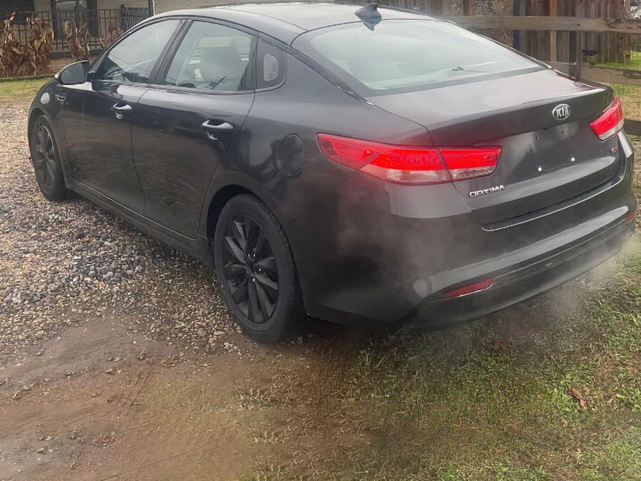 Kia Optima      2016