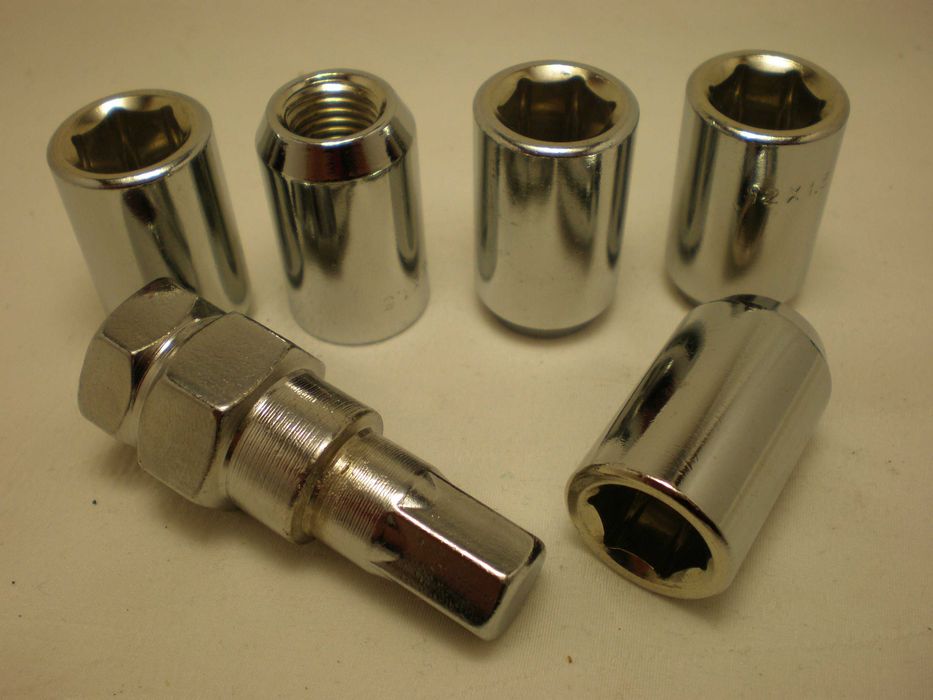 Гайка колесная с внутр. шестигранником. 599 грн/20гаек + 1ключ