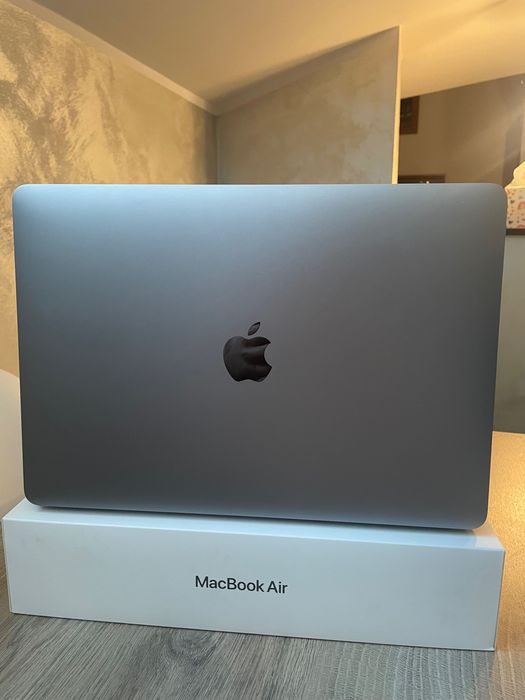 MacBook Air M1 2020 8gb/256gb 13,3' 94% baterii