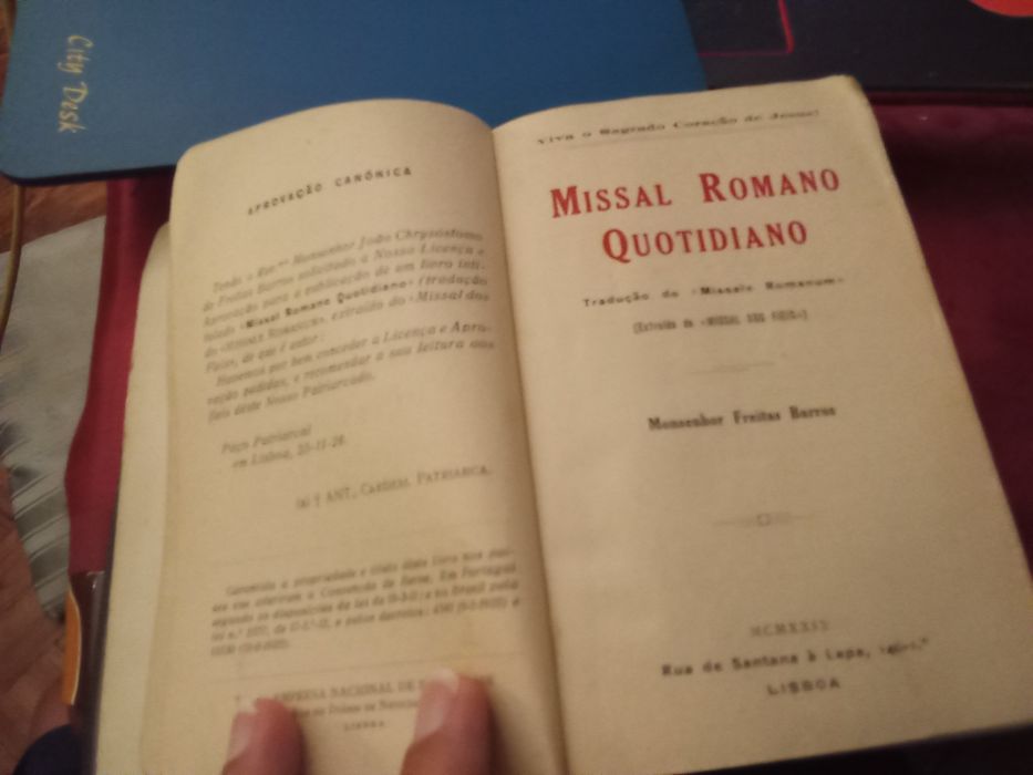 Missal romano Domingos festas 8 edicao 20E-Missal..Romano quotodiano-1 edicao.50E Desde 20E