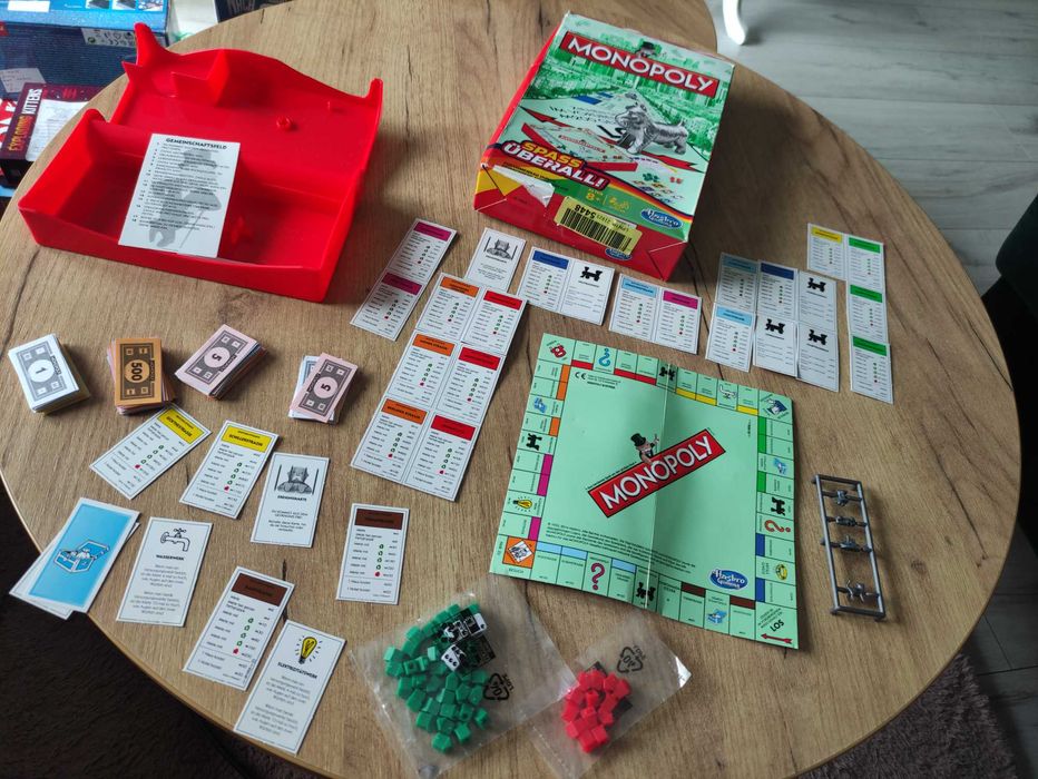 Monopoly hasbor wersja podróżna mini Grab & Go Spass Uberall