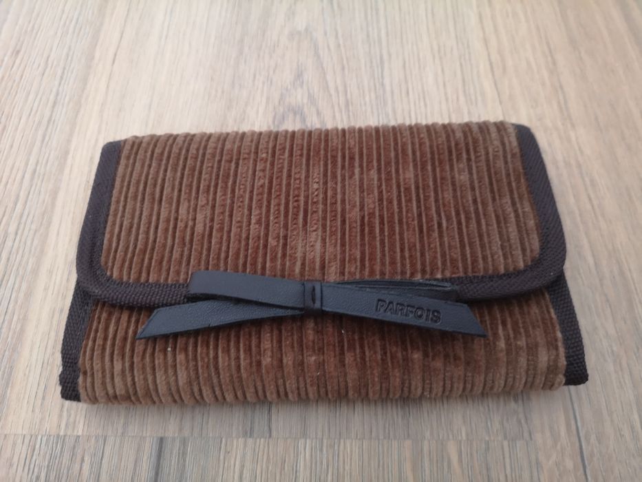 Vendo carteira parfois nova