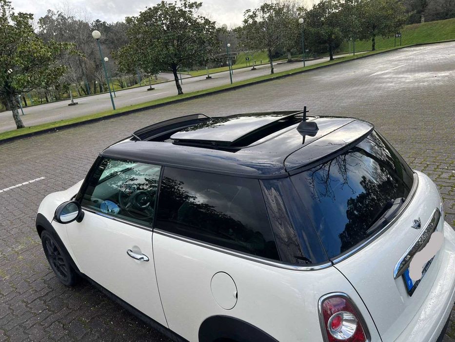 Mini Cooper 2011 1.6 D 116cv, GPS, Teto Panorâmico,  Banco Pele, Xenon