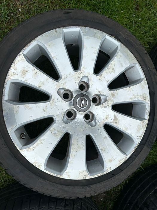 Opel Insignia 19 cali 5x120 opony 245/40/19