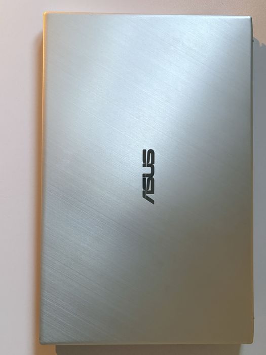 ASUS VivoBook 15
