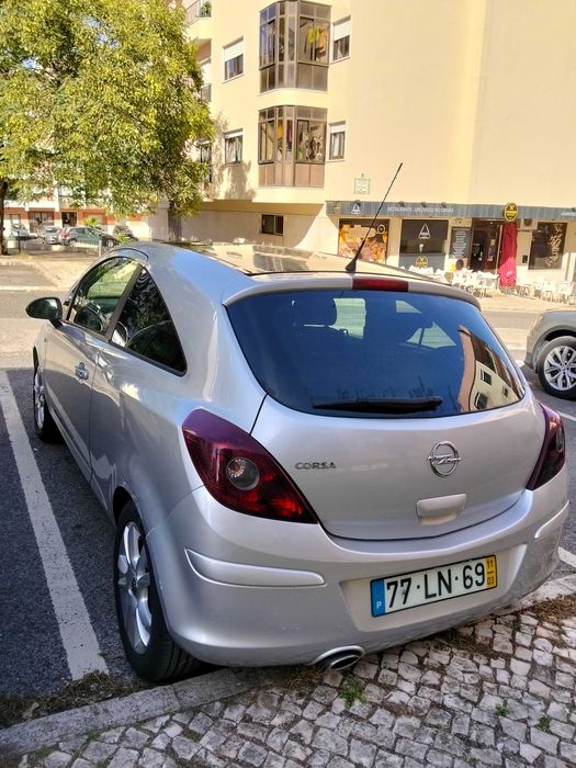 Carro Opel Corsa D 3 portas, 1.2 Gasolina