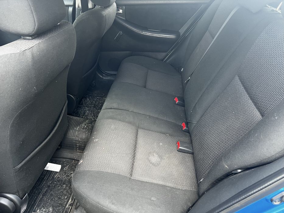 Toyota Corolla 2006 (E120) Рестайлінг • 1.6 Бензин • Надійний хетчбек