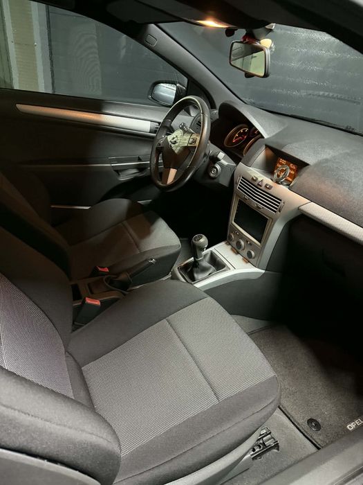 Opel astra Gtc 1.7
