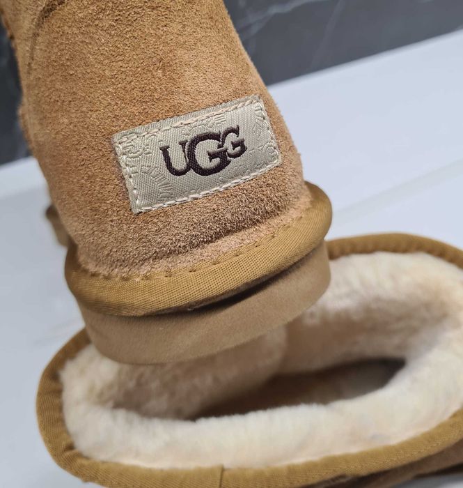 Bota Ugg com Plataforma Tam 42