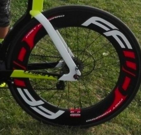Bicicleta de TT marca Giant Trinity