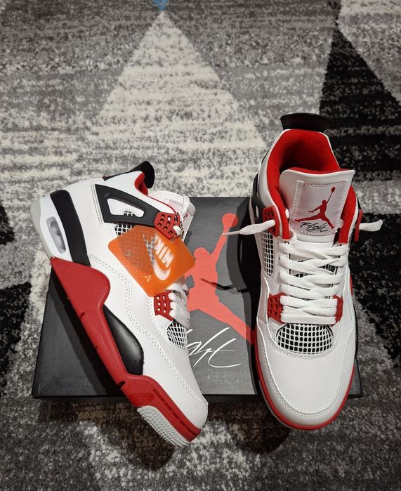 Air Jordan 4 Fire Red