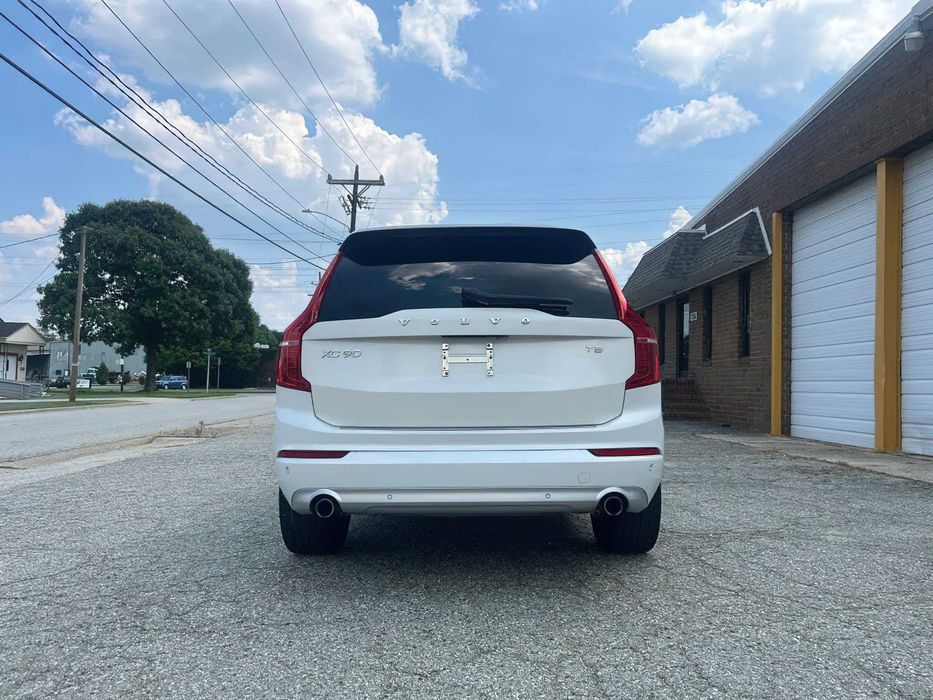 Volvo XC90 T5 Momentum      2019