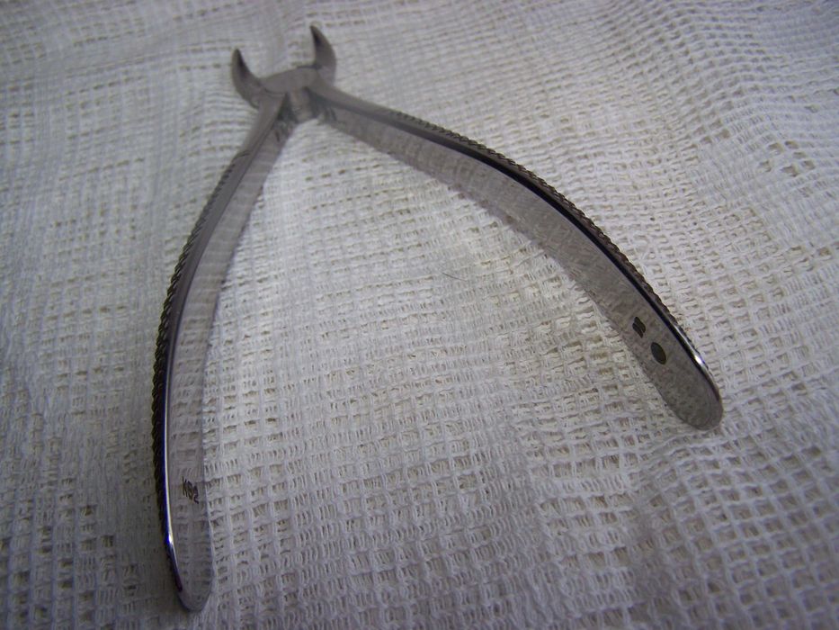 Медицинские щипцы для удаления левосторонних моляров СССР