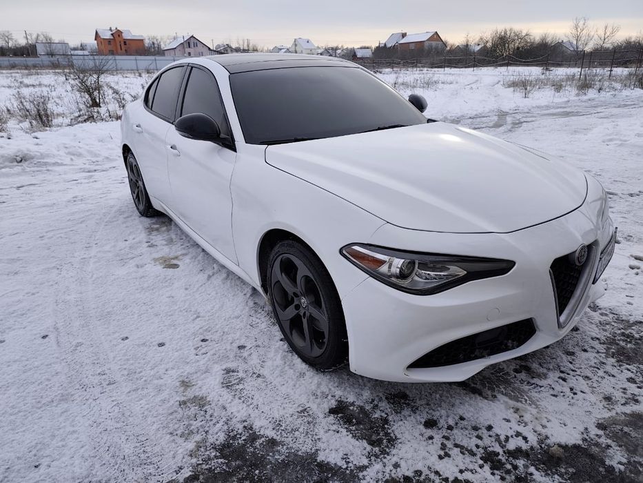 Продам машину Alfa Romeo