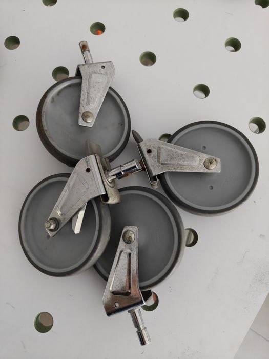 Conjunto de 4 Rodízios Giratórios com Espigão (2 com Travão) – Cadeira / Carrinho / Móvel