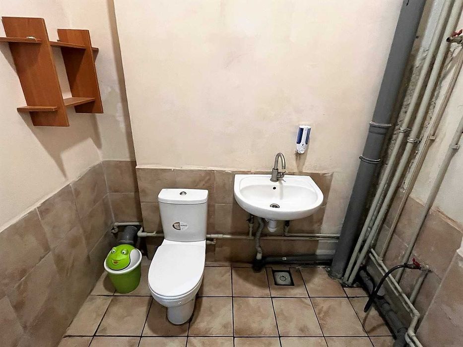 Здається в оренду приміщення р-н Легенди