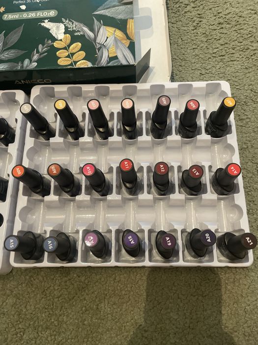 Anicco Zestaw lakierów hydrydowych baz topów 36+6 szt 2209