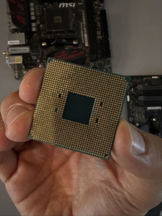 AMD Ryzen 3 3200G