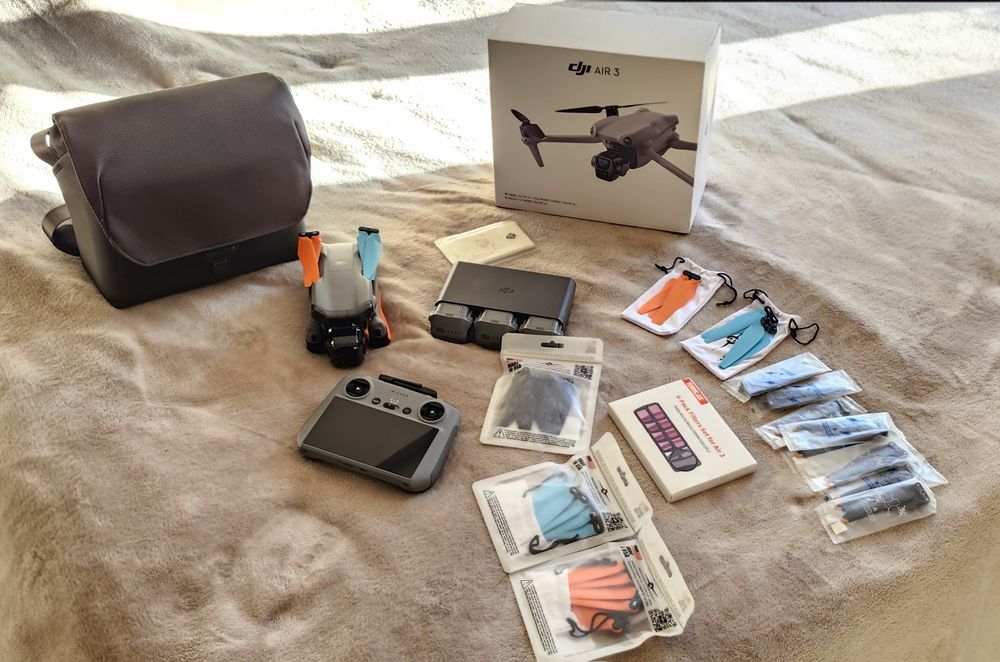 DJI Air 3 Fly More Combo z RC2+ amerykańska wersja