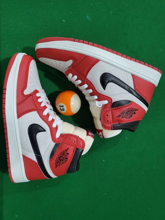 Air Jordan 1 Retro High OG Chicago