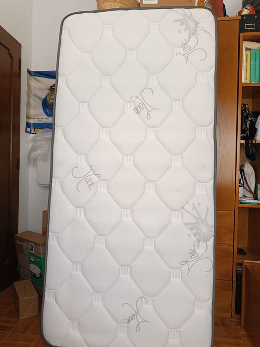 Colchão cama solteiro 190x90 MOLAS Bonnel ( praticamente NOVO )