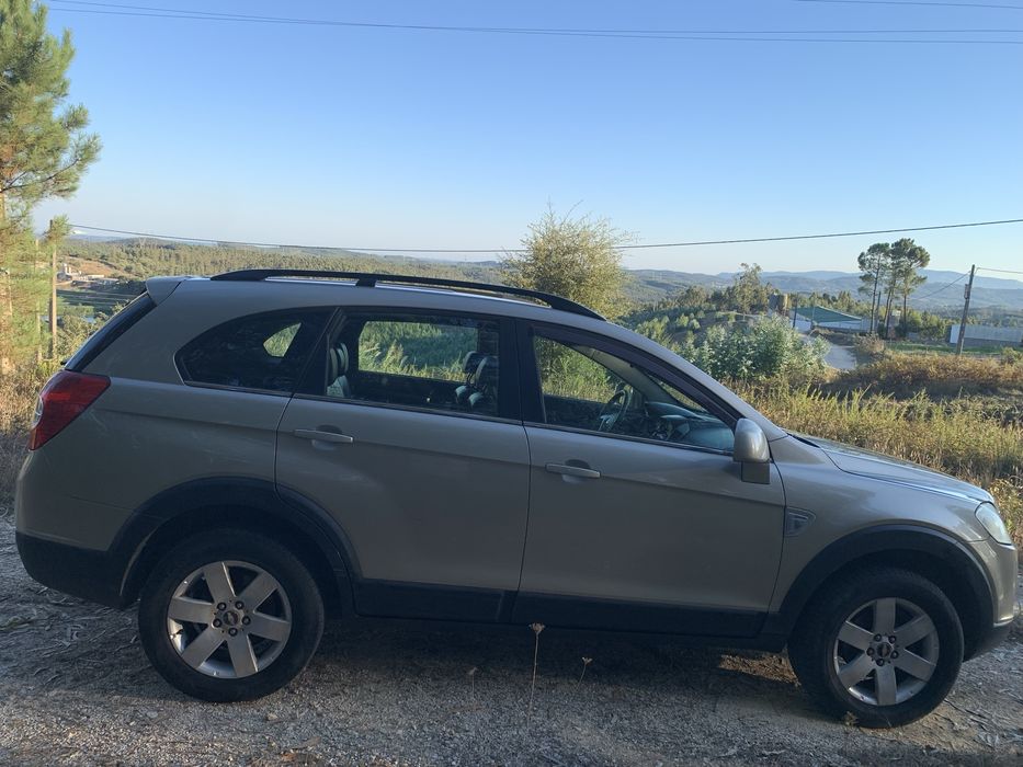 SUV Chevrolet Captiva 2.0 Diesel 127 cv | 7 Lugares | 219.000 km — photo 4