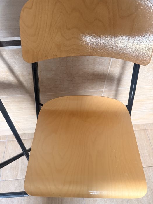 Krzesla barowe hokery taborety drewniane