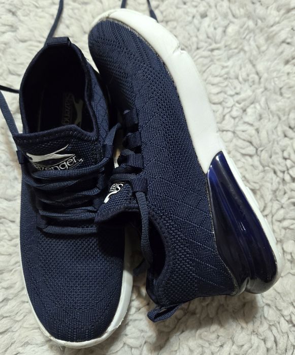 Granatowe buty sportowe roz 36