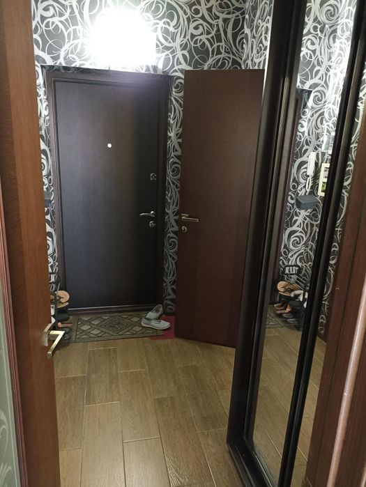 Продам 1-кім. квартиру з ремонтом, 3/10 пов., на вул. Грушевського (3-346-557)