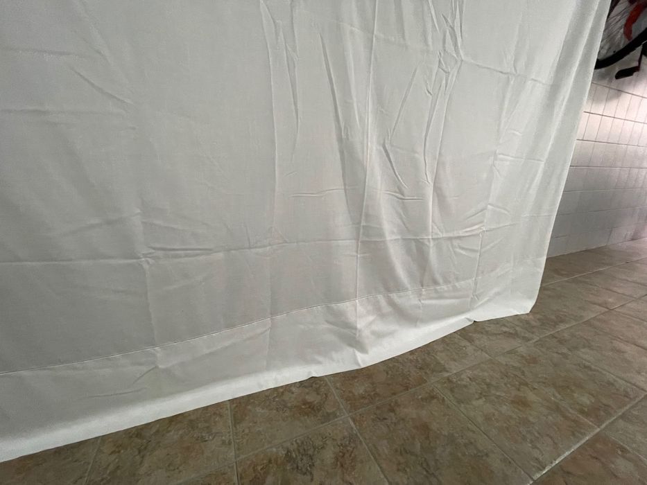 2 Cortinados brancos 2,69 x  2,35