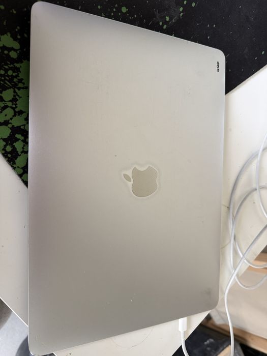 Macbook Pro 13 2019, 16GB RAM, dysk 256GB, 4 Thunder Bolt