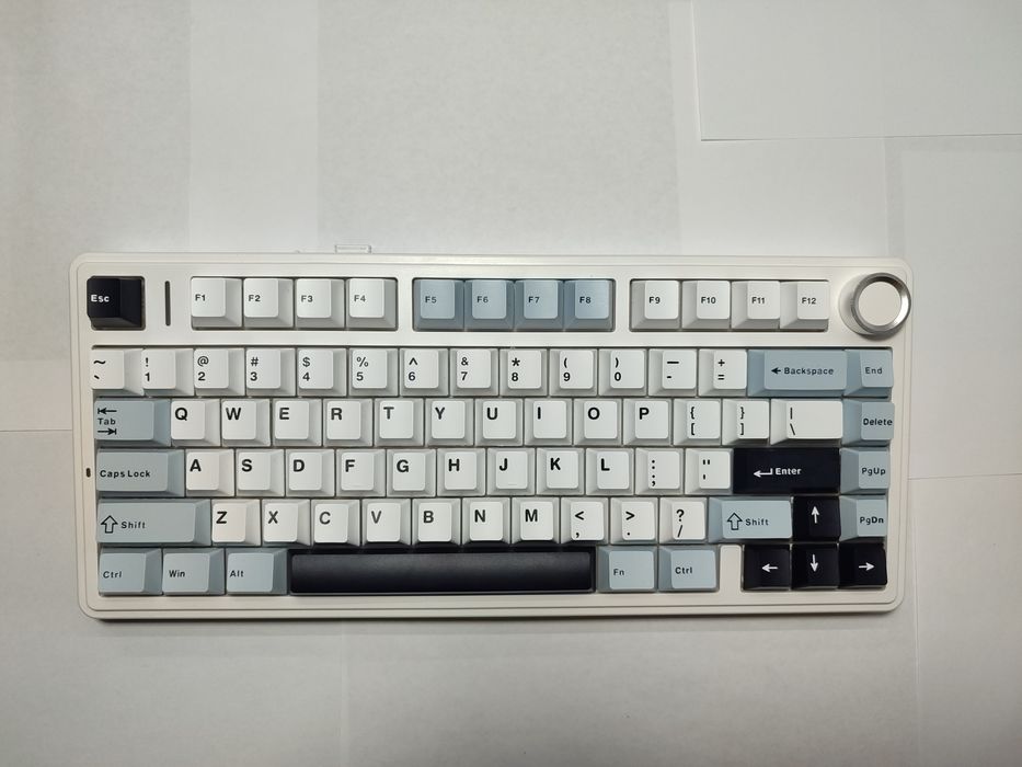 Клавіатура AULA F75 з двома видами підключення