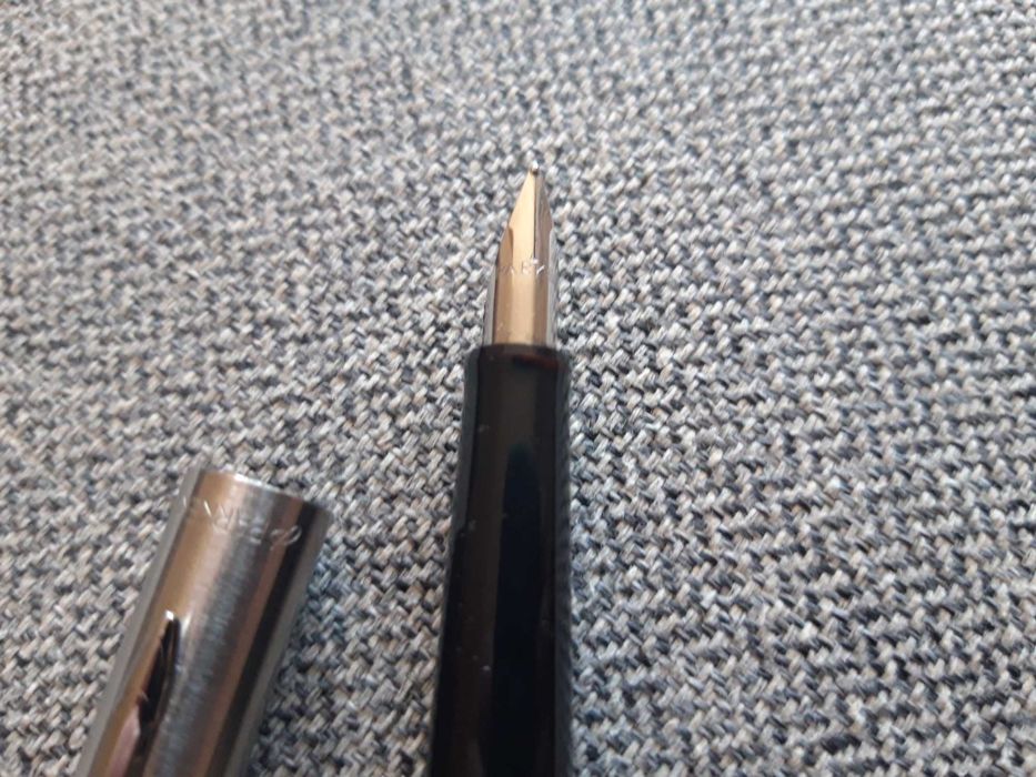 Caneta de tinta permanente "PARKER"