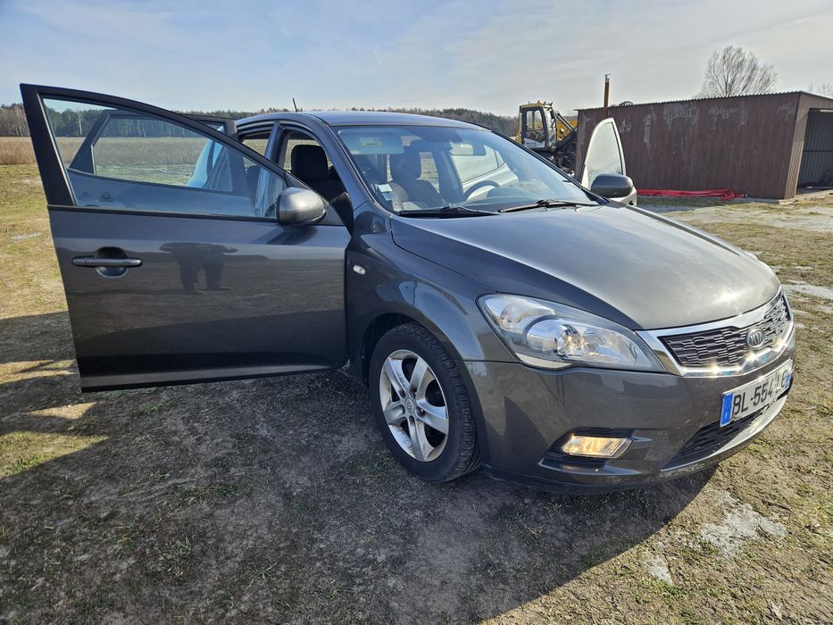 Kia Ceed Lift 1.6crdi 90KM 2011r. Tempomat Alu 16" Ładny OKAZJA!!!