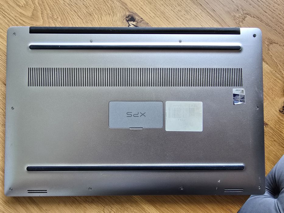 Dell XPS 15 9550 – Dotykowy UHD, i7-6700HQ, 16GB RAM, win10 pro x64