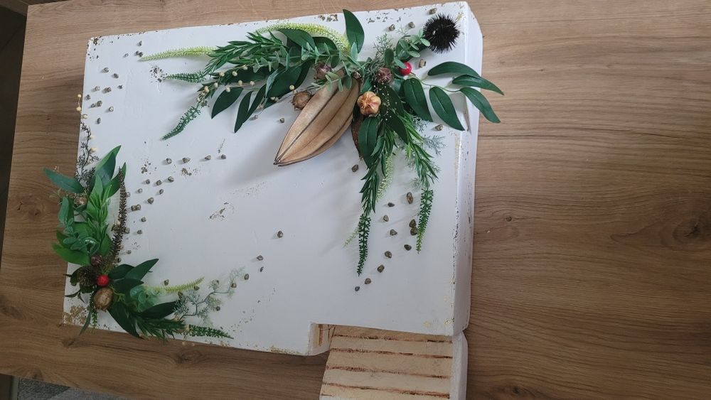 Weselny tort jako atrapa prostokątny w stylu boho