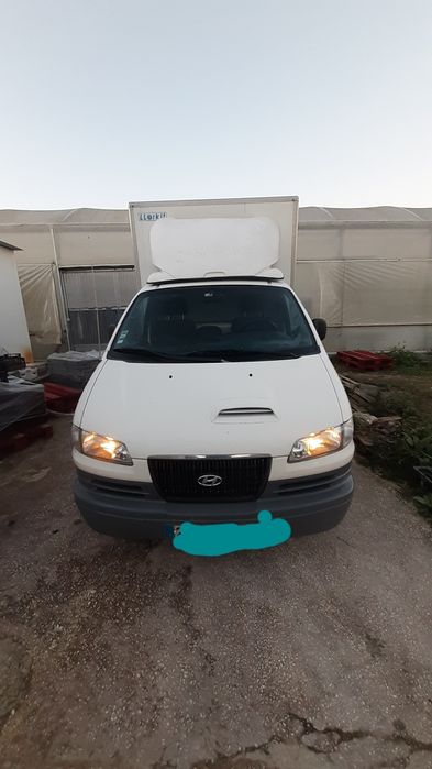 Carrinha com contentor