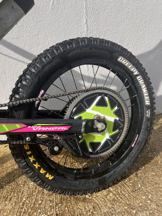 Vertigo Mini Vandal – Roda 20 | Ideal para Crianças