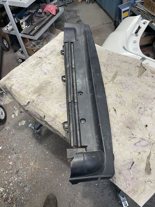 направляючу повітря рецєйсталінг VW transporter T5 09-15 7e0805962b
