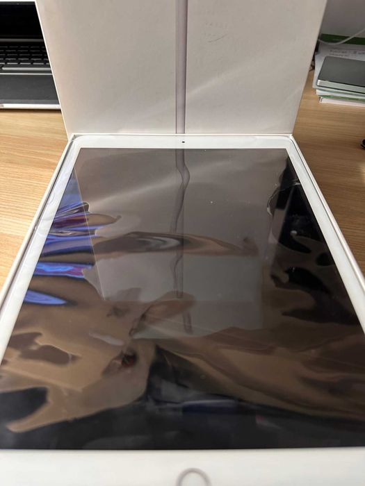 Apple iPad 7th Gen 128GB  z Apple Pencil 1