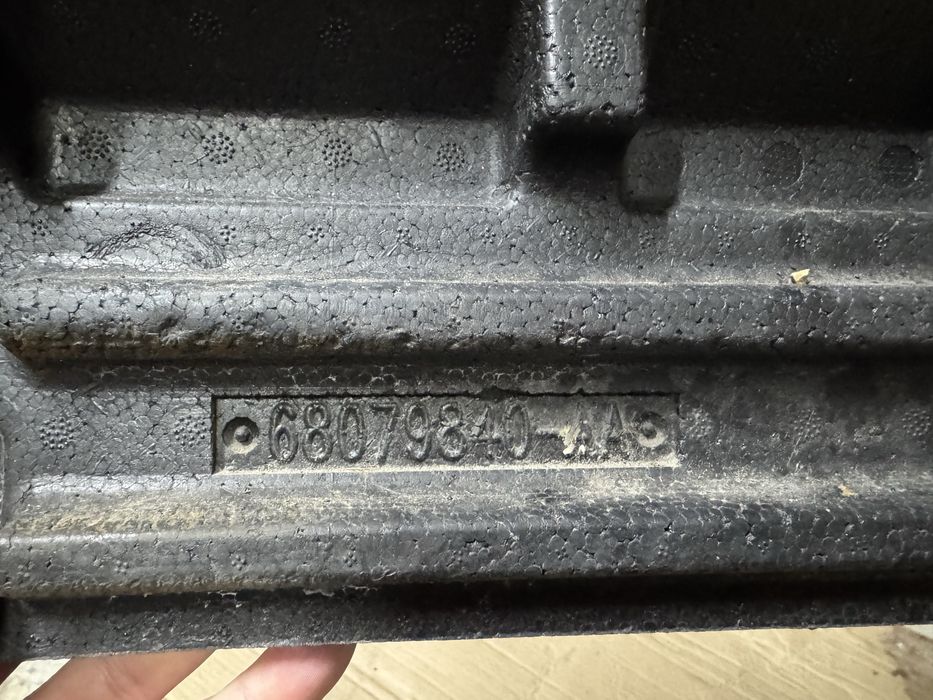 Абсорбер переднього заднього бампера пінопласт Dodge Journey Se