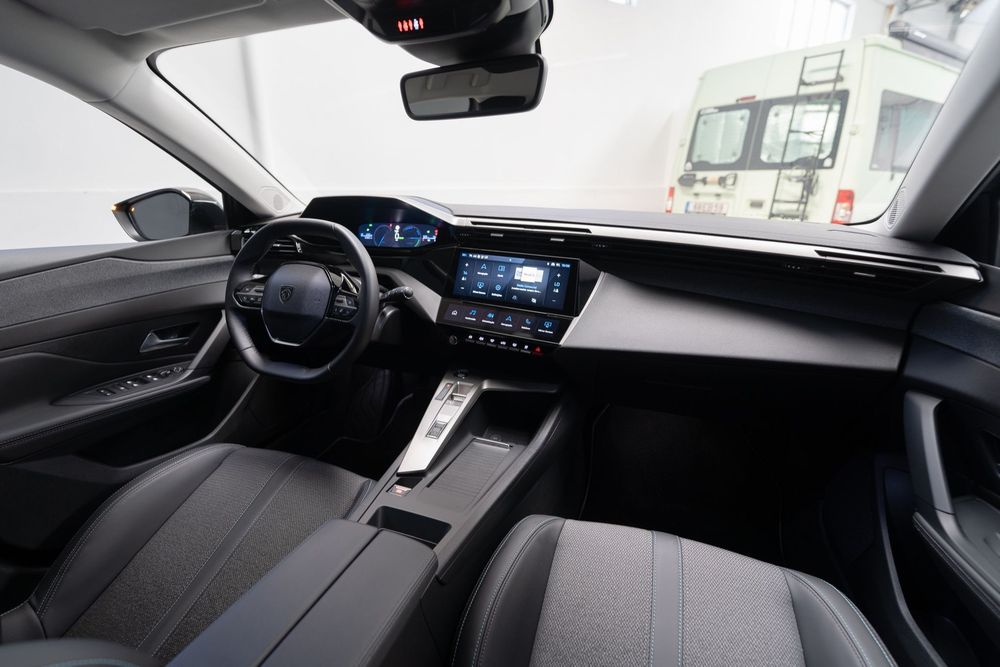 Peugeot E-408 58 kWh Allure foto 2