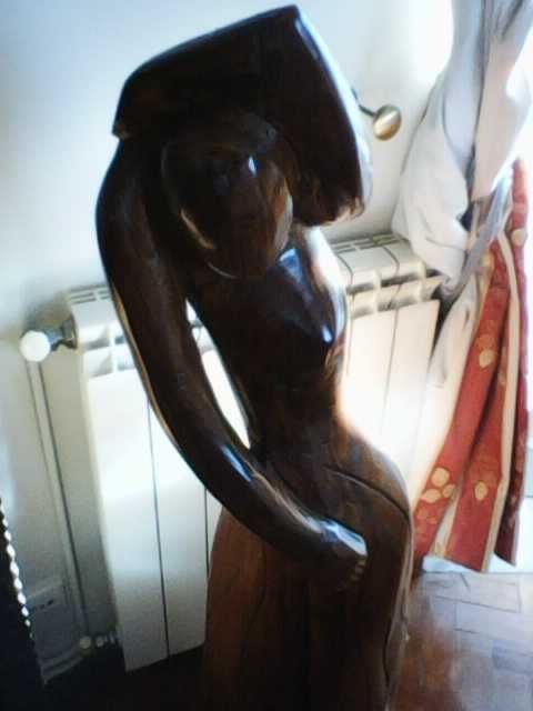 Escultura Bailarina de grande dimensão