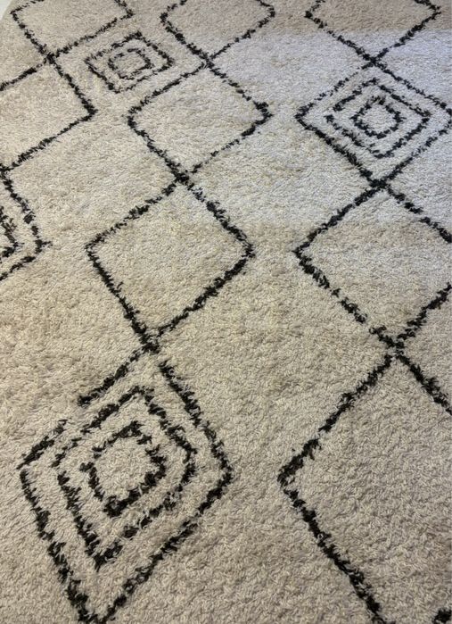 Dywan  biało- czarny 230x160