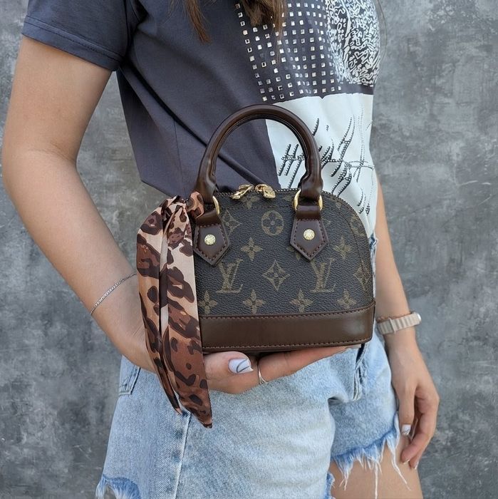 Брендова жіноча міні сумка Louis Vuitton Nano Alma mini, monogram з ручками та ремінем через плече