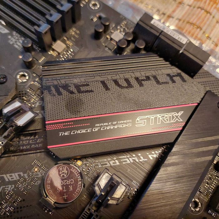 Motherboard ASUS ROG STRIX B550-F + Ryzen 5700X+ Memória Crucial  (16GBx2 RAM DDR4 3200Mhz)