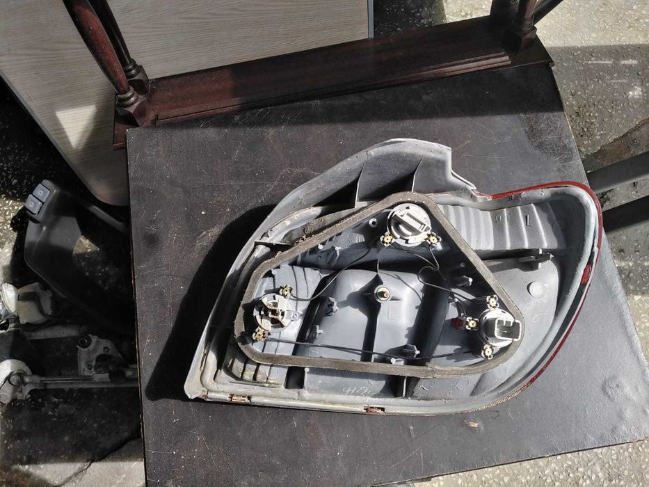 Farolim Esquerdo Toyota Yaris 1.0 2001