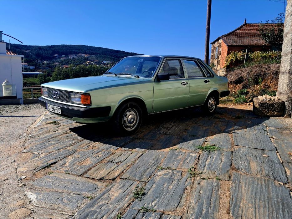 Carro antigo para